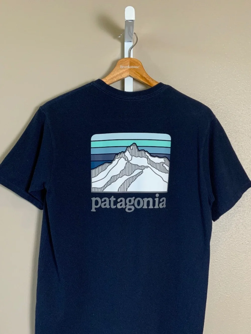 Patagonia P-6 & Line Logo Ridge Pocket Responsibili Tee SS T-Shirts Lot of (3)